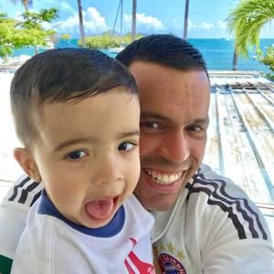 Meet your Posher, Victor